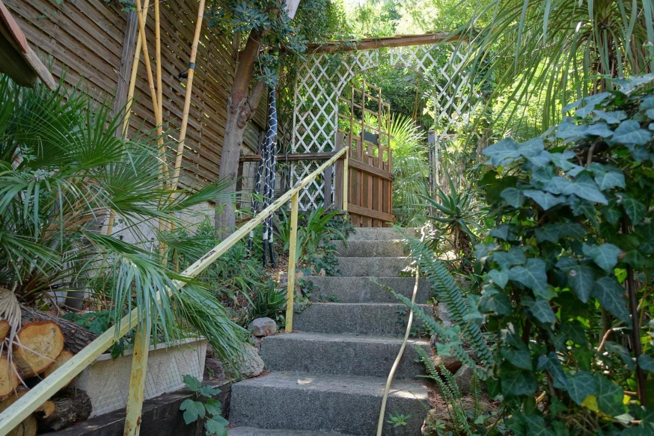 Studio Grotte Des Fees Йер Экстерьер фото