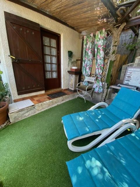 Studio Grotte Des Fees Йер Экстерьер фото